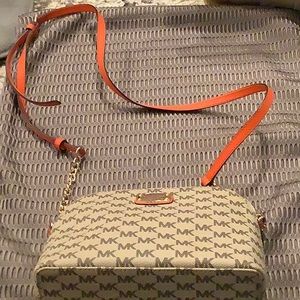 Michael Kors Crossbody - Must have